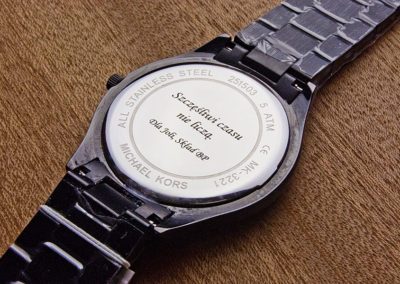Laserowe grawerowanie zegarków - doskonały pomysł na prezent